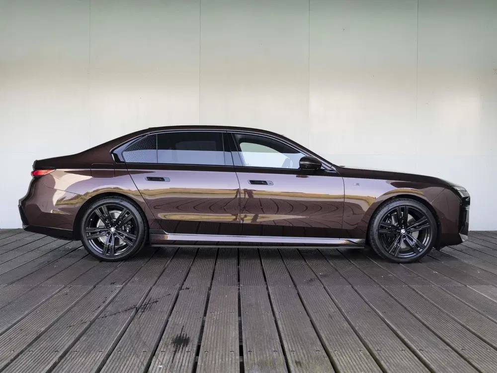 BMW i7 xDrive60 SoH 100% uit 2024, foto 7