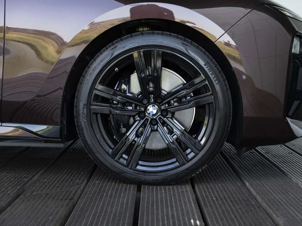 BMW i7 xDrive60 SoH 100% uit 2024, foto 9