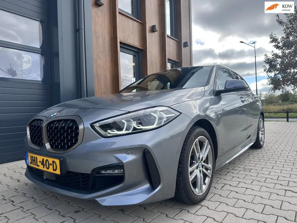 BMW 1-serie 118i Business M-Sport Edition Plus uit 2024