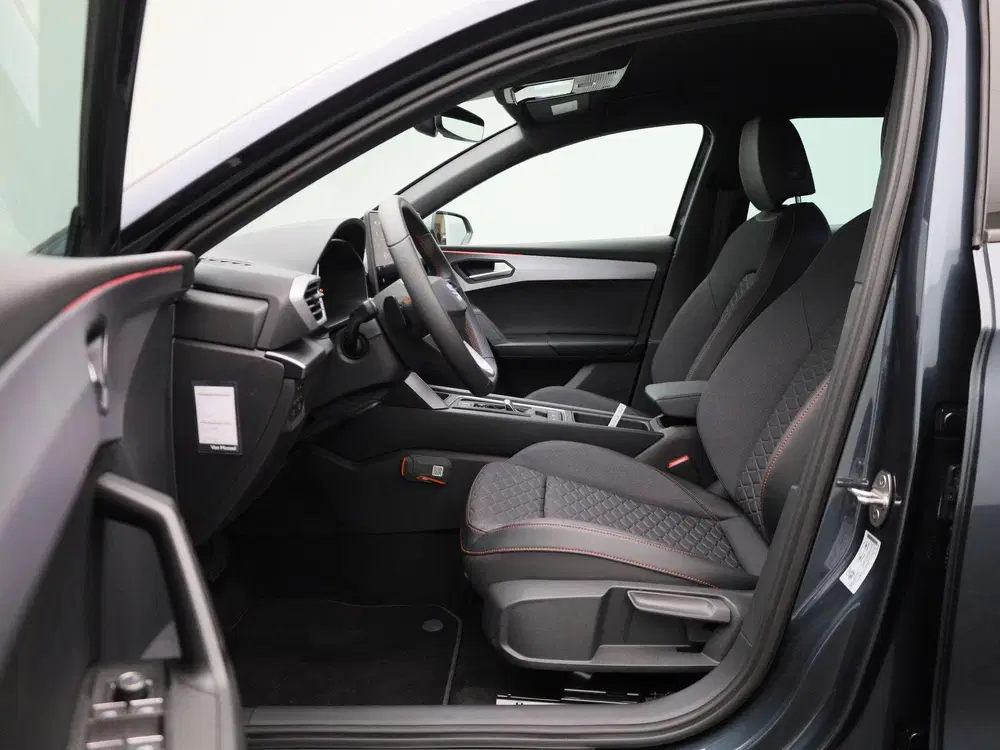 SEAT Leon 1.5 TSI e-Hybrid FR PHEV First Editio uit 2025, foto 10