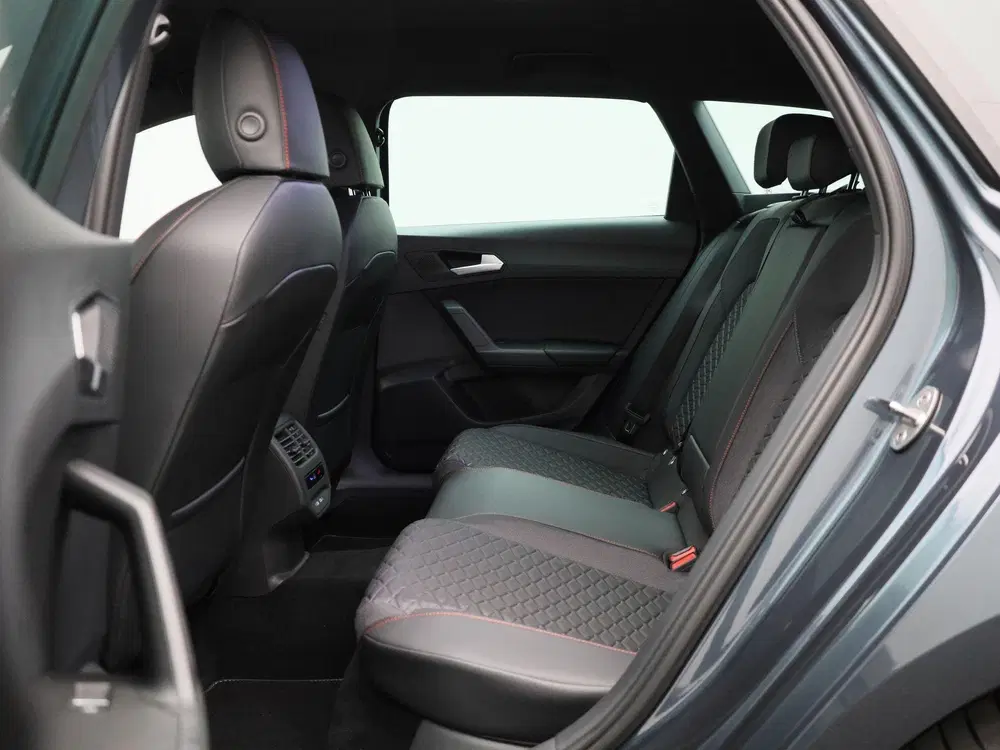 SEAT Leon 1.5 TSI e-Hybrid FR PHEV First Editio uit 2025, foto 11