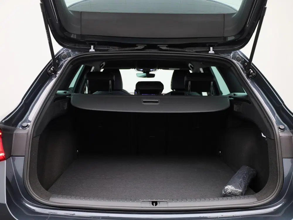 SEAT Leon 1.5 TSI e-Hybrid FR PHEV First Editio uit 2025, foto 13