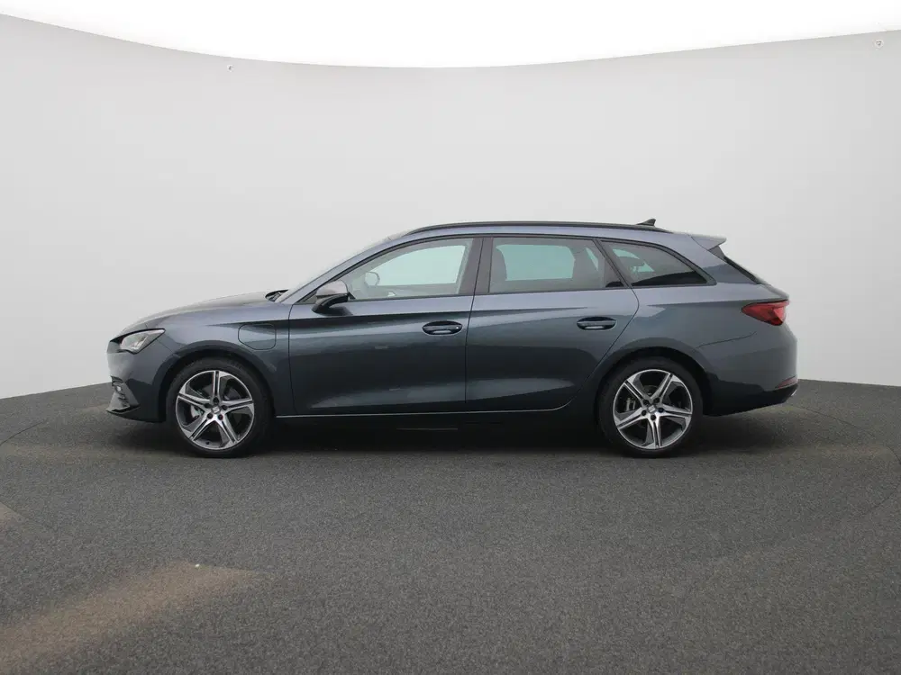 SEAT Leon 1.5 TSI e-Hybrid FR PHEV First Editio uit 2025, foto 4