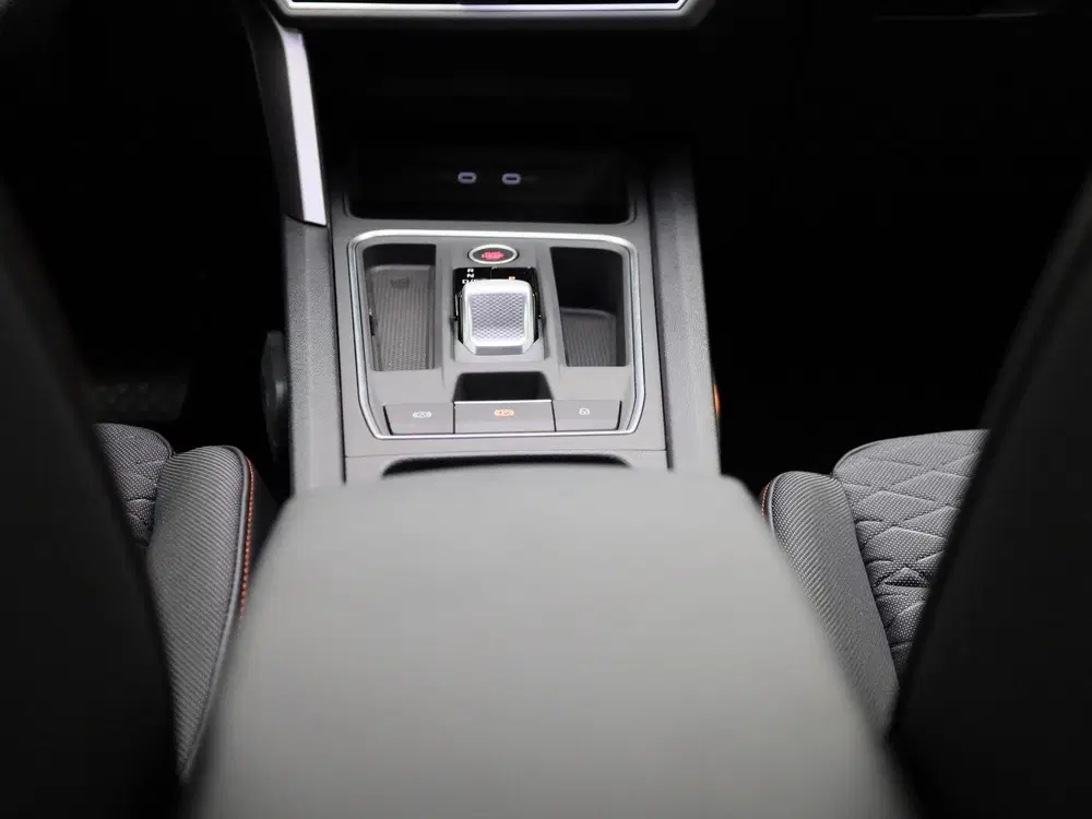 SEAT Leon 1.5 TSI e-Hybrid FR PHEV First Editio uit 2025, foto 9