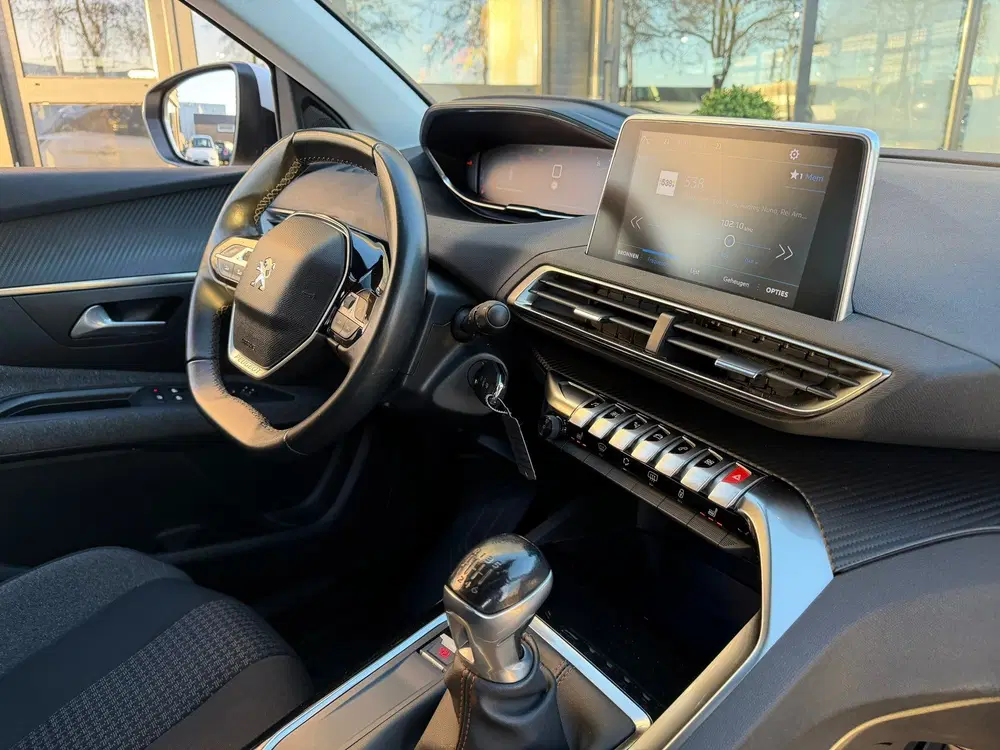 Peugeot 3008 1.2 PureTech Crossway Camera uit 2019, foto 18