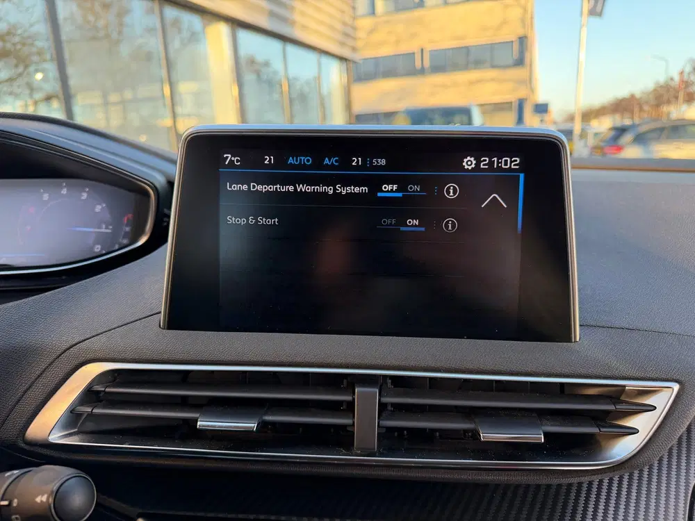 Peugeot 3008 1.2 PureTech Crossway Camera uit 2019, foto 19