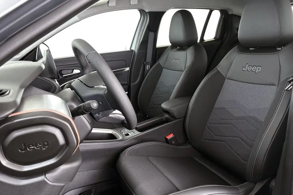 Jeep Avenger Summit 54 kWh Stoel-Voorruitverwarming Ele uit 2026, foto 6