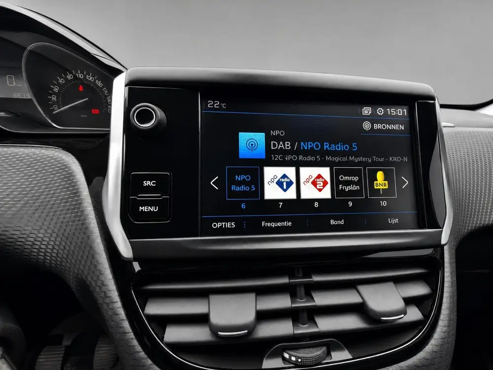 Peugeot 2008 1.2 Signature | Nieuwe Riem | Dealeronderhouden uit 2019, foto 17