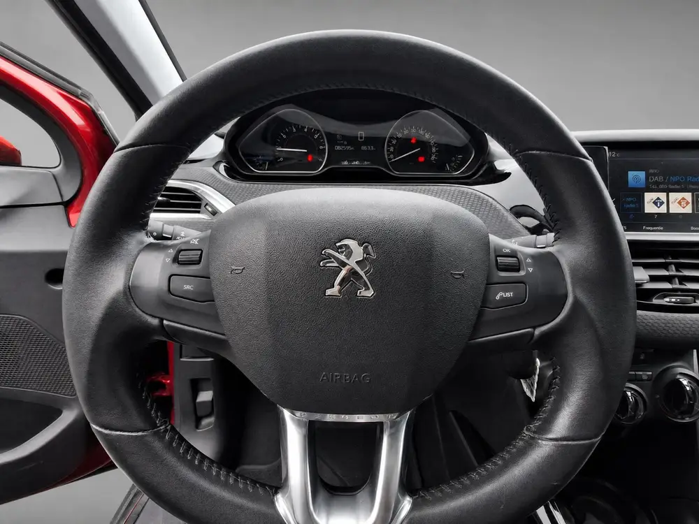 Peugeot 2008 1.2 Signature | Nieuwe Riem | Dealeronderhouden uit 2019, foto 18