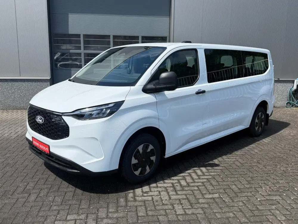 Ford Transit Custom Kombi 9 pers. Vol. elektr. 71 kWh . 34 uit 2026