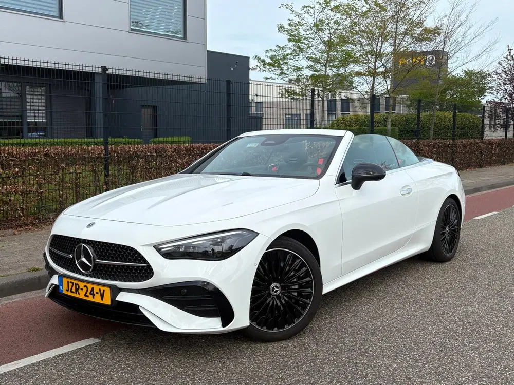 Mercedes-Benz CLE 200 AMG Line Premium Night white uit 2024