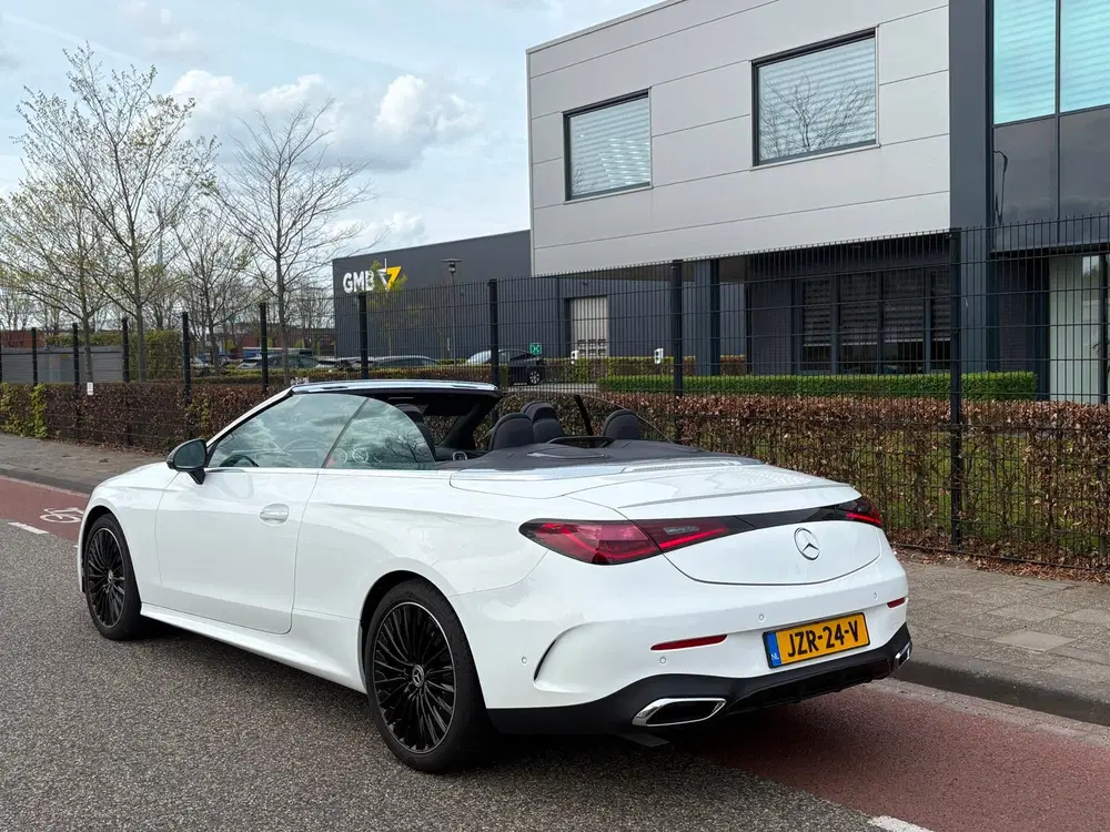 Mercedes-Benz CLE 200 AMG Line Premium Night white uit 2024, foto 4