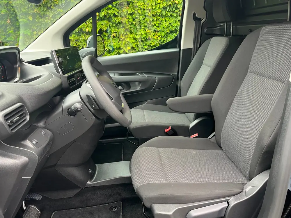 Peugeot Partner 1.5 BlueHDi 130 PK L2 Automaat uit 2024, foto 4