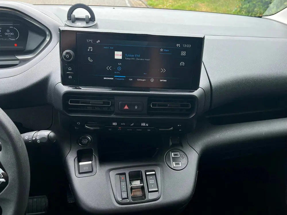 Peugeot Partner 1.5 BlueHDi 130 PK L2 Automaat uit 2024, foto 7