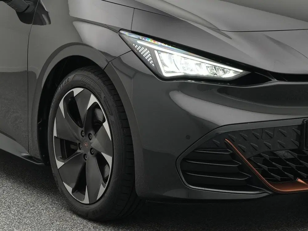 Cupra Born Adrenaline 62 kWh uit 2023, foto 16