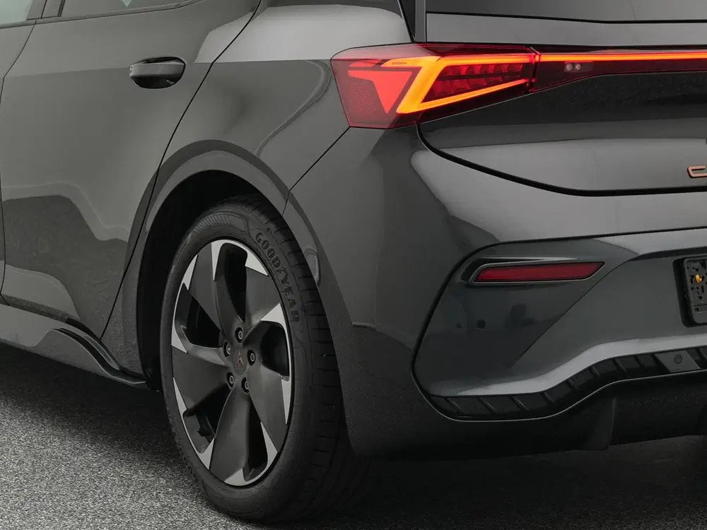 Cupra Born Adrenaline 62 kWh uit 2023, foto 17