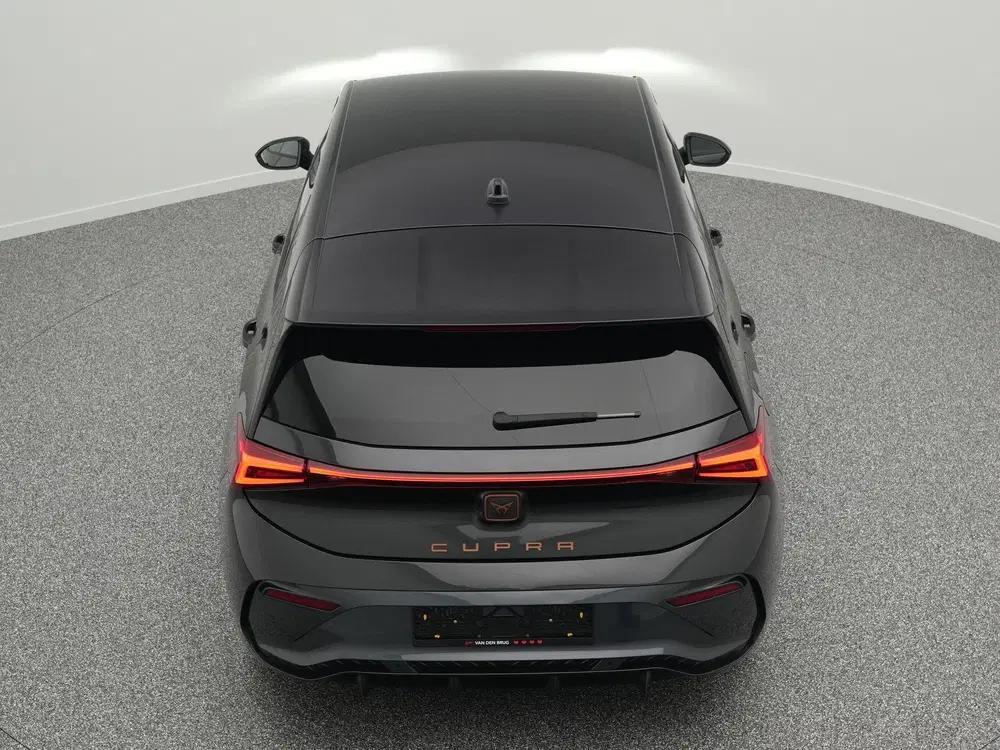 Cupra Born Adrenaline 62 kWh uit 2023, foto 19