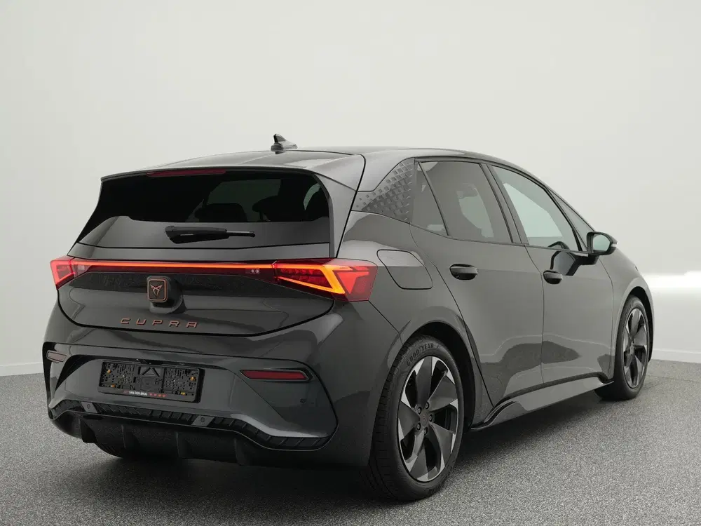 Cupra Born Adrenaline 62 kWh uit 2023, foto 2