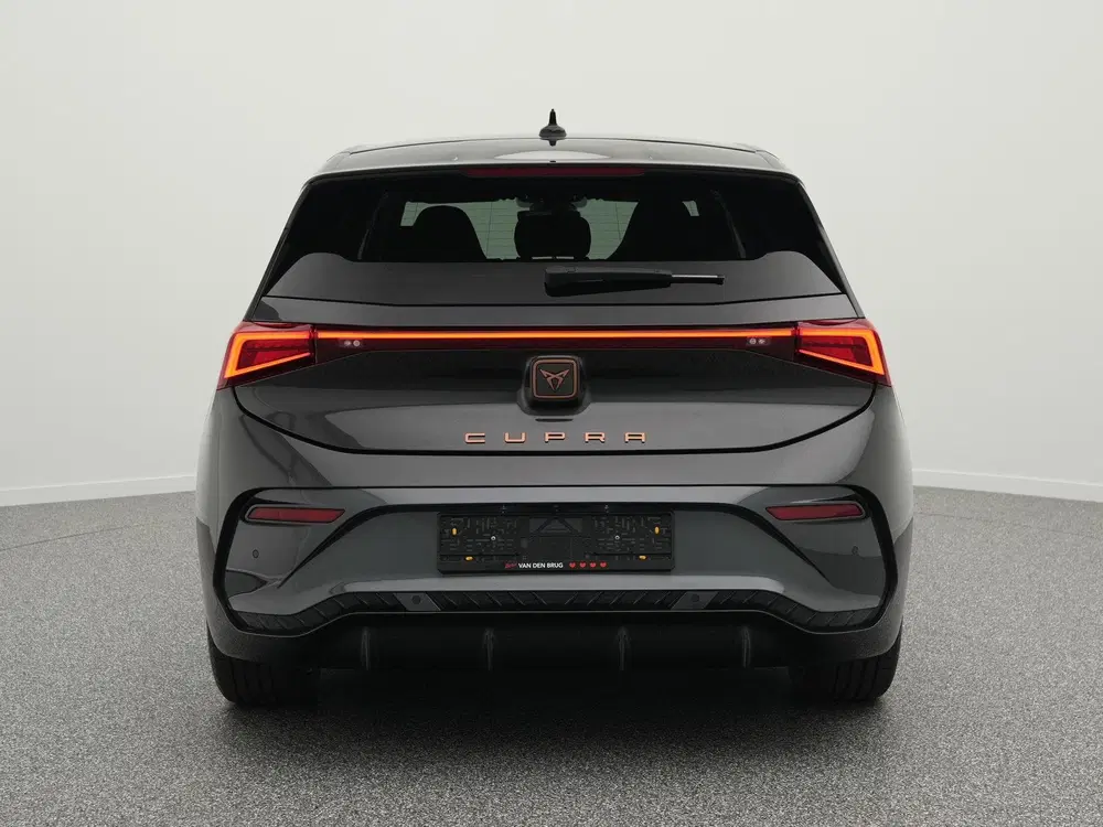 Cupra Born Adrenaline 62 kWh uit 2023, foto 7