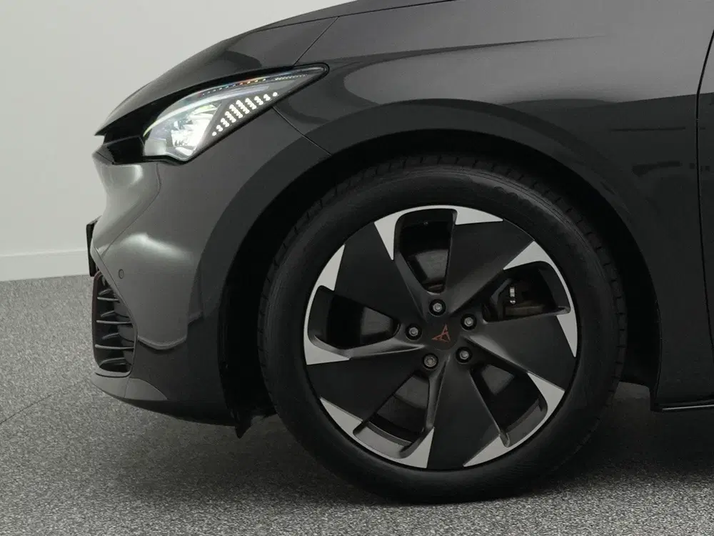 Cupra Born Adrenaline 62 kWh uit 2023, foto 8
