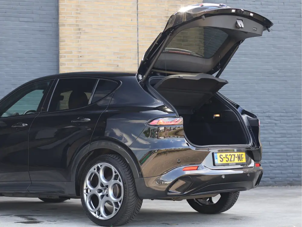 Alfa Romeo Tonale 1.5T Hybrid Veloce 160PK Alcantara | 360 C uit 2023, foto 18