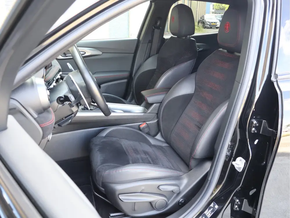 Alfa Romeo Tonale 1.5T Hybrid Veloce 160PK Alcantara | 360 C uit 2023, foto 8