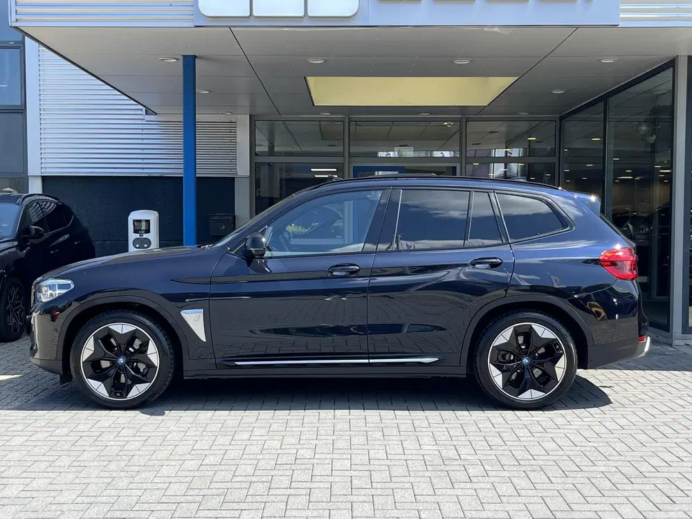 BMW iX3 High Executive 80 kWh uit 2021, foto 14