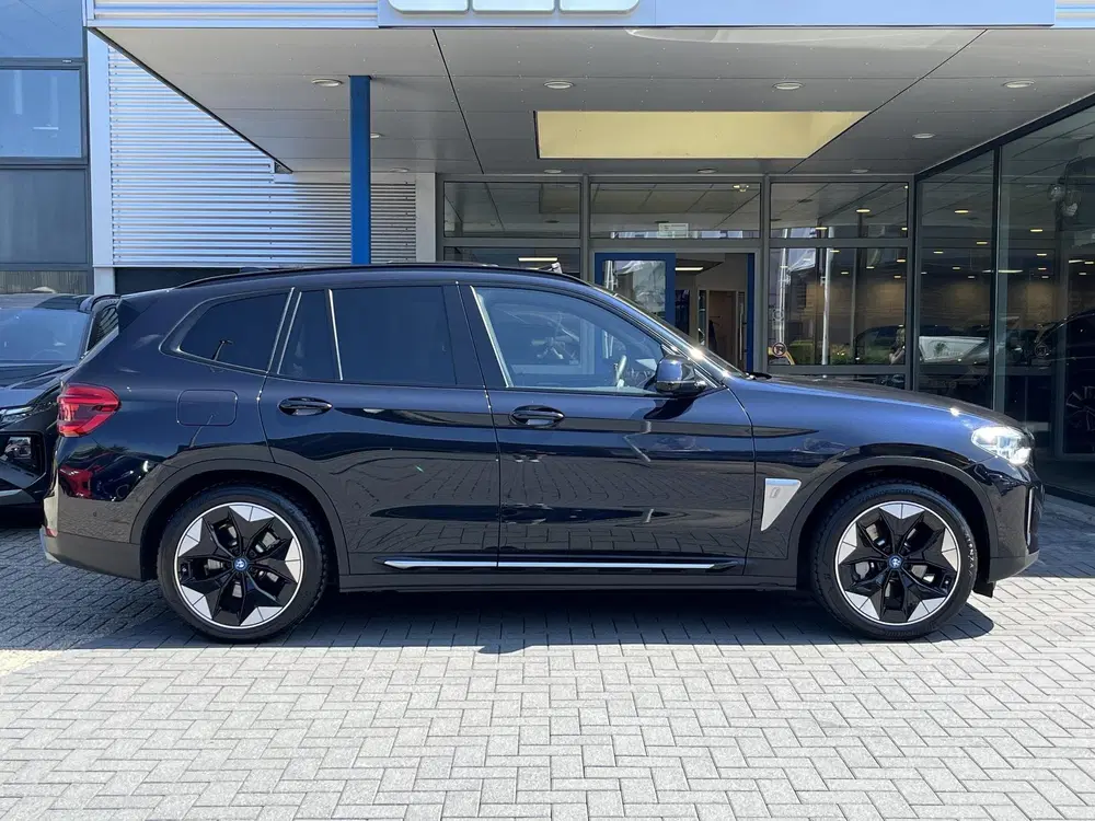BMW iX3 High Executive 80 kWh uit 2021, foto 4