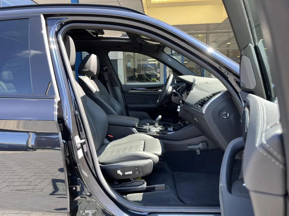 BMW iX3 High Executive 80 kWh uit 2021, foto 5