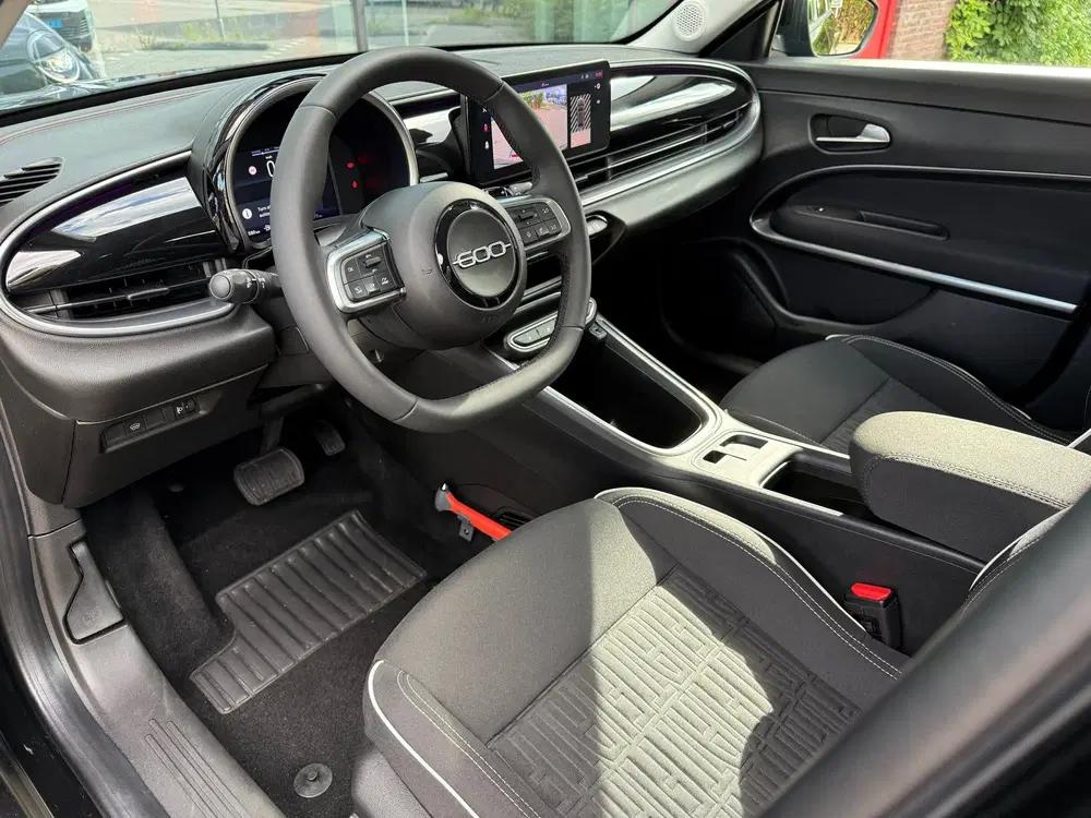 Fiat 600 1.2 Hybrid Urban uit 2025, foto 10