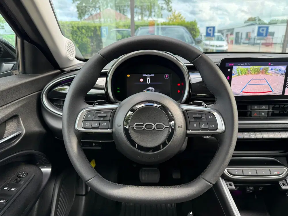Fiat 600 1.2 Hybrid Urban uit 2025, foto 4