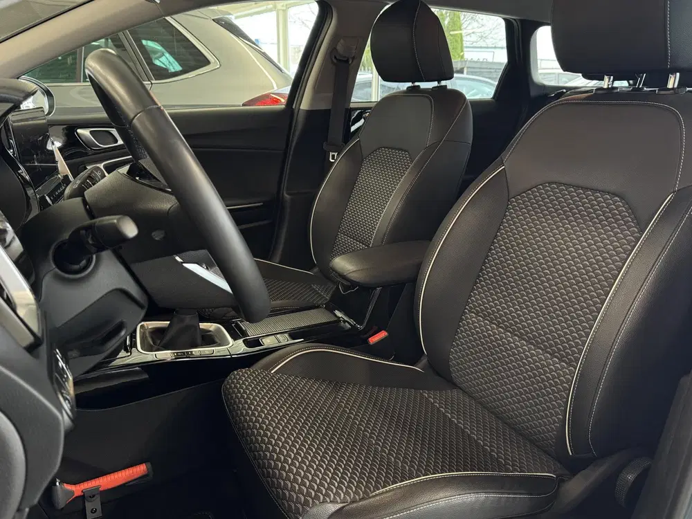 Kia Ceed 1.0 T-GDi DynamicPlusLine uit 2025, foto 8