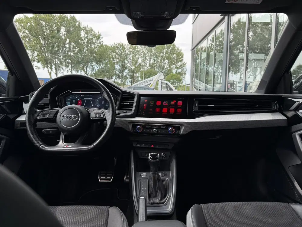 Audi A1 30 TFSI S Line edition one uit 2019, foto 14