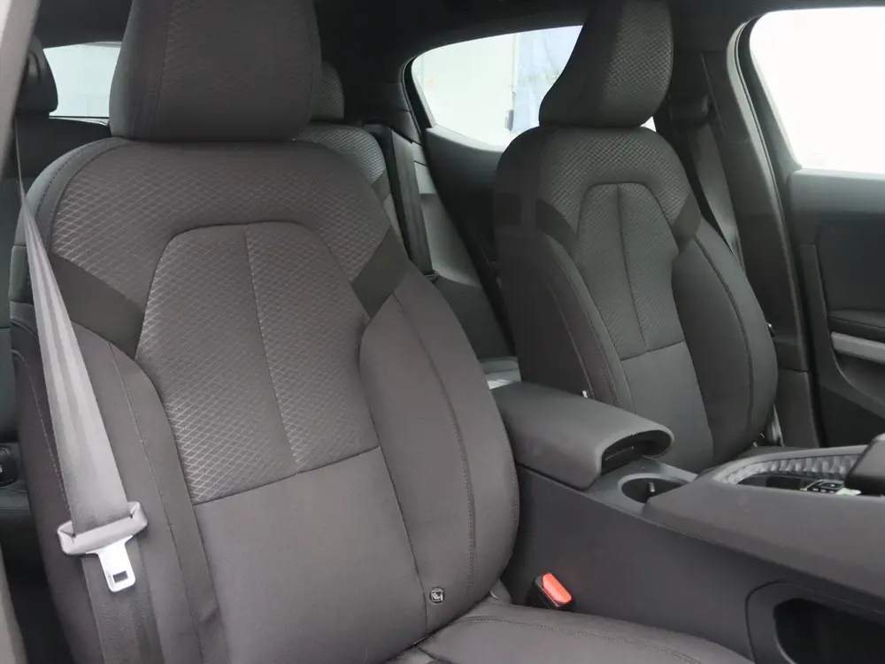 Polestar 2 165kW 64 kWh Standard Range Single Motor 95,47% S uit 2021, foto 15