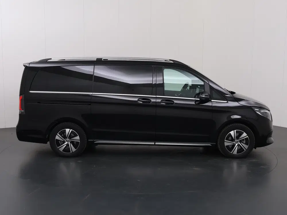 Mercedes-Benz EQV 300 uit 2024, foto 6