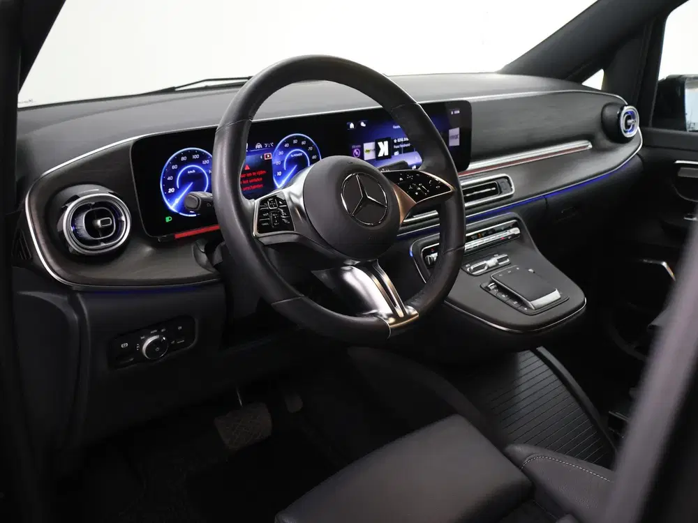 Mercedes-Benz EQV 300 uit 2024, foto 7