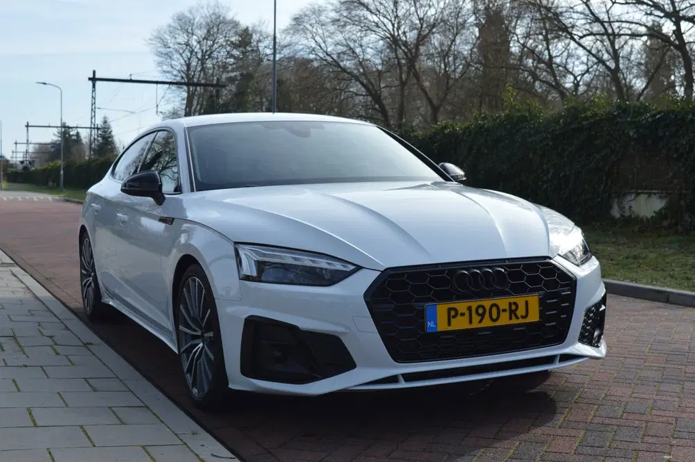 Audi A5 35 TFSI S edition Competition Org NL uit 2022, foto 3