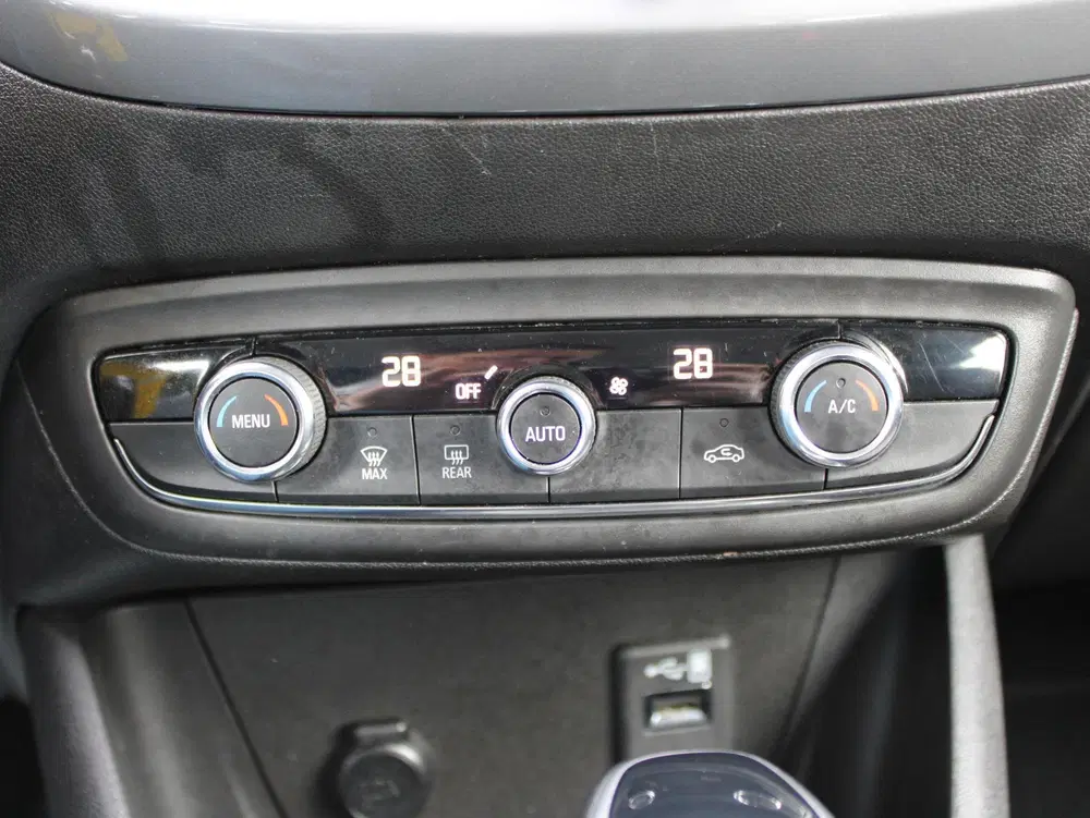 Opel Crossland 1.2 Turbo Elegance uit 2022, foto 12