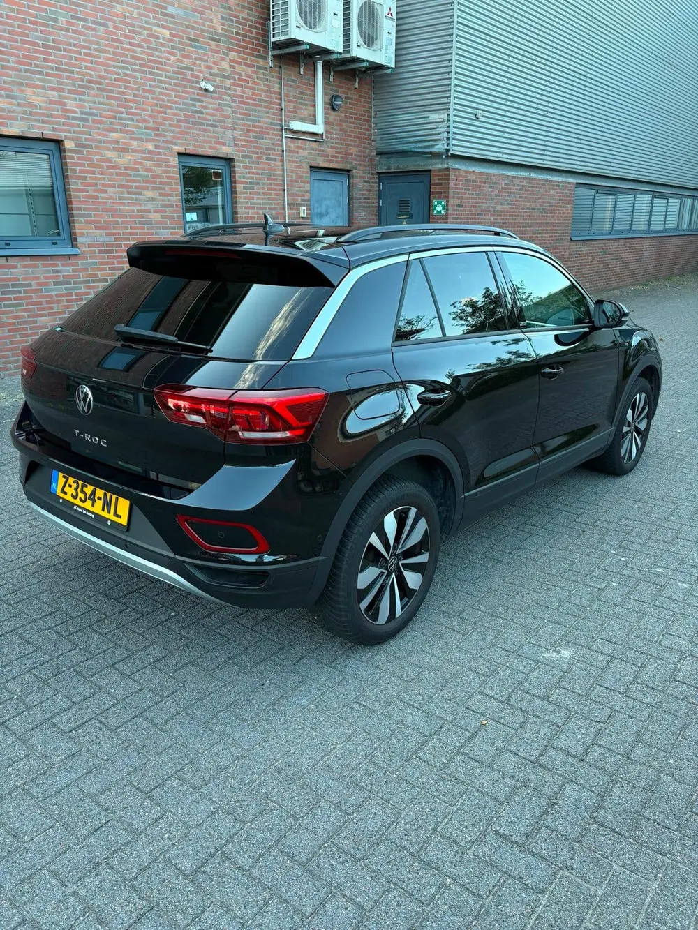 Volkswagen T-Roc 1.5 TSI 150pk 7-DSG 2023 Zwart uit 2023, foto 2