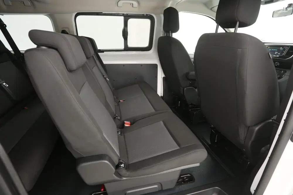 Peugeot Expert Kombi 75 kWh L3H1 8 Zits uit 2021, foto 13