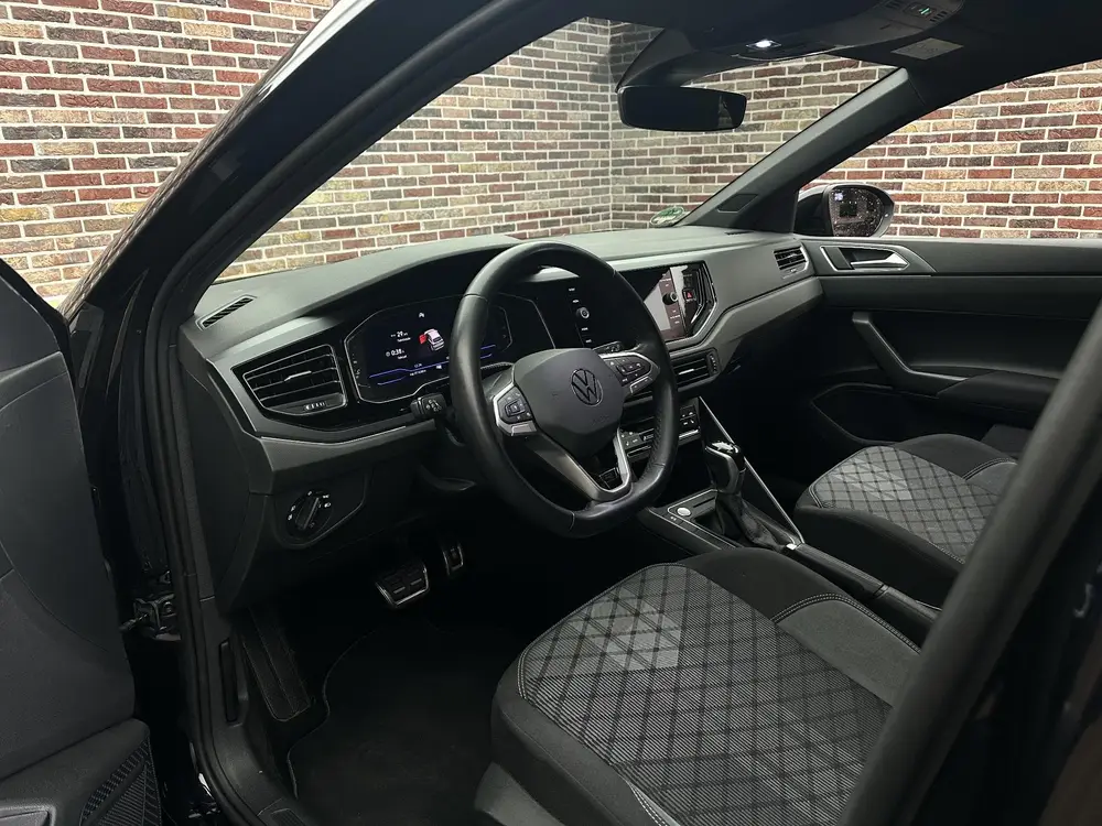 Volkswagen Taigo 1.5 TSI R-Line Business DSG Virtual IqLight uit 2022, foto 3