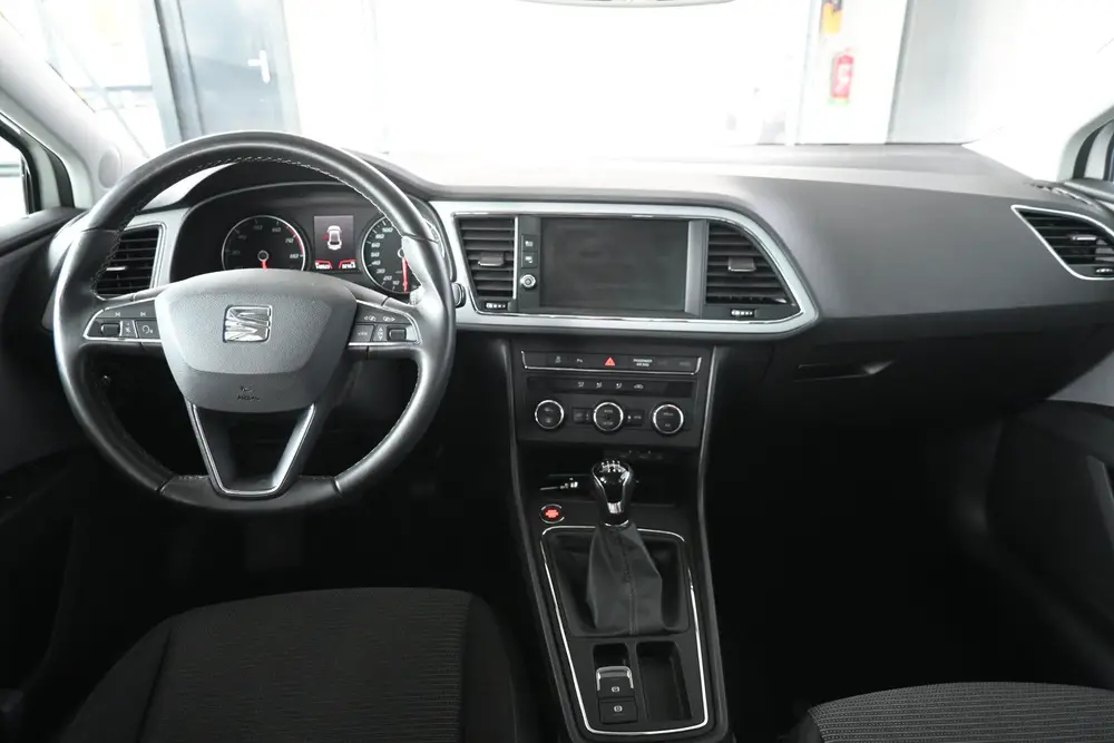 SEAT Leon 1.5 TSI Style Ultimate Edition Clima Navigatie Cru uit 2019, foto 2
