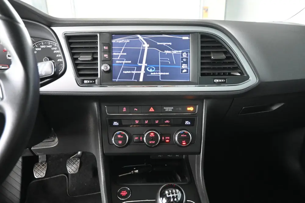 SEAT Leon 1.5 TSI Style Ultimate Edition Clima Navigatie Cru uit 2019, foto 9