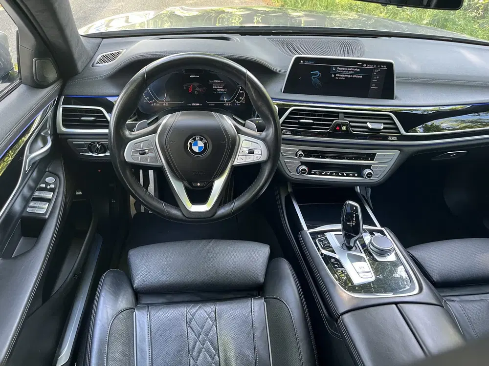 BMW 7-serie 7 Serie 745e High Executive M-Sport uit 2021, foto 2