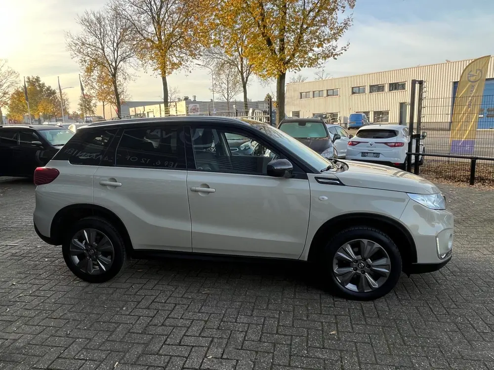 Suzuki Vitara 1.4 Boosterjet 140PK TwoTone,Navi,Clima,Cruise uit 2019, foto 6
