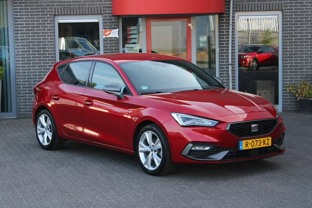 SEAT Leon 1.0 eTSI FR Business Intense Adaptive uit 2022
