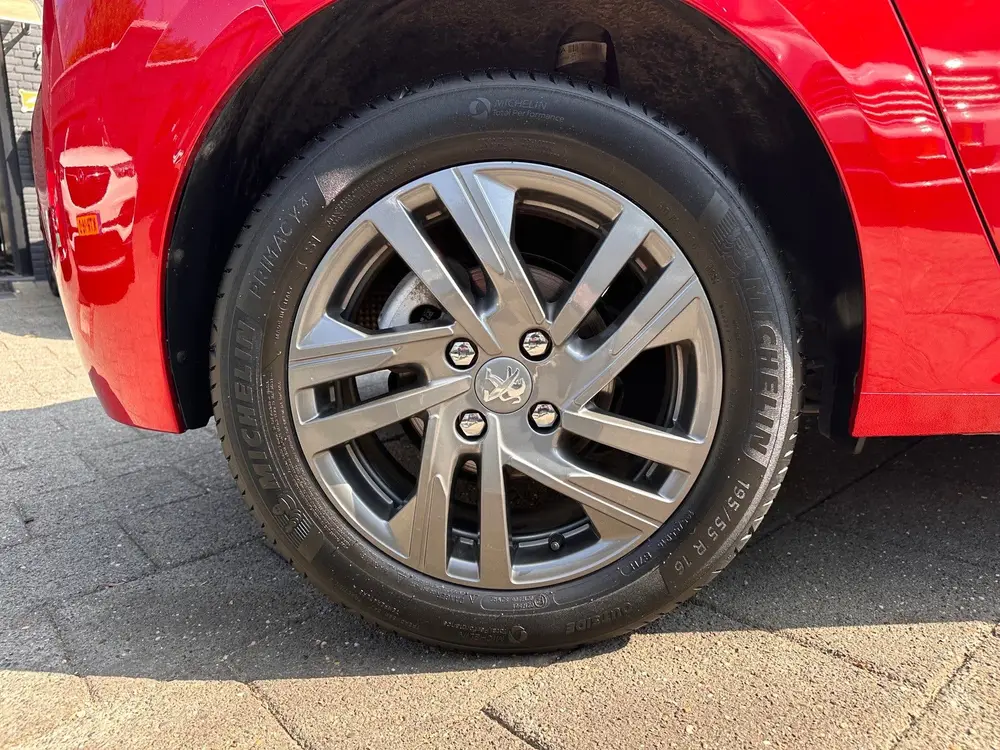 Peugeot 208 1.2 PT Pack uit 2021, foto 8