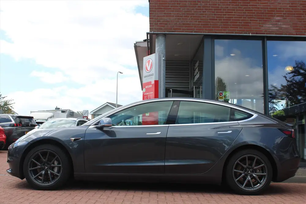 Tesla Model 3 Standard Plus RWD | Orig NL | Auto- Pilot | uit 2019, foto 2