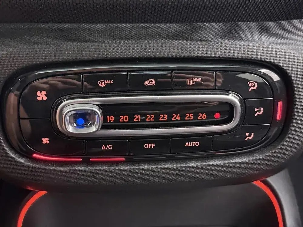 Smart Forfour EQ Comfort PLUS 18 kWh SOH 96%, Pano dak, Leer uit 2021, foto 15
