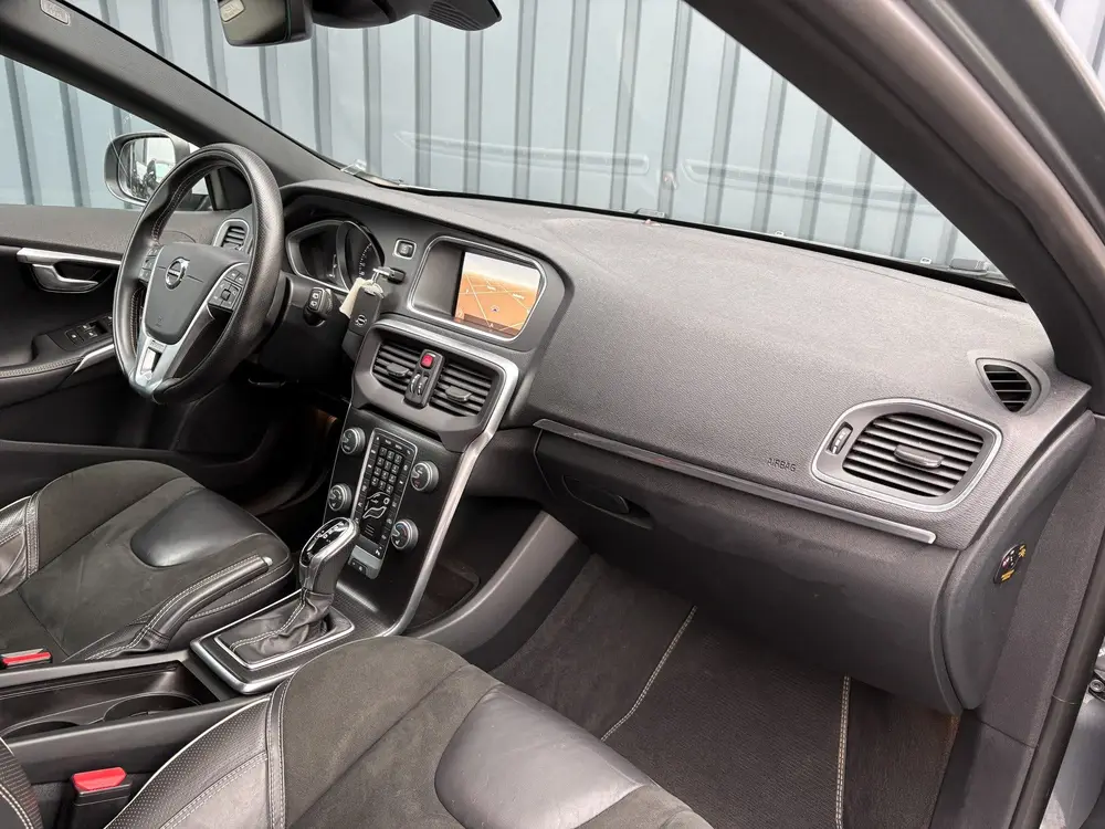 Volvo V40 1.5 T3 R-Design | Stoelverwarming | Prijs Rijklaar uit 2019, foto 15